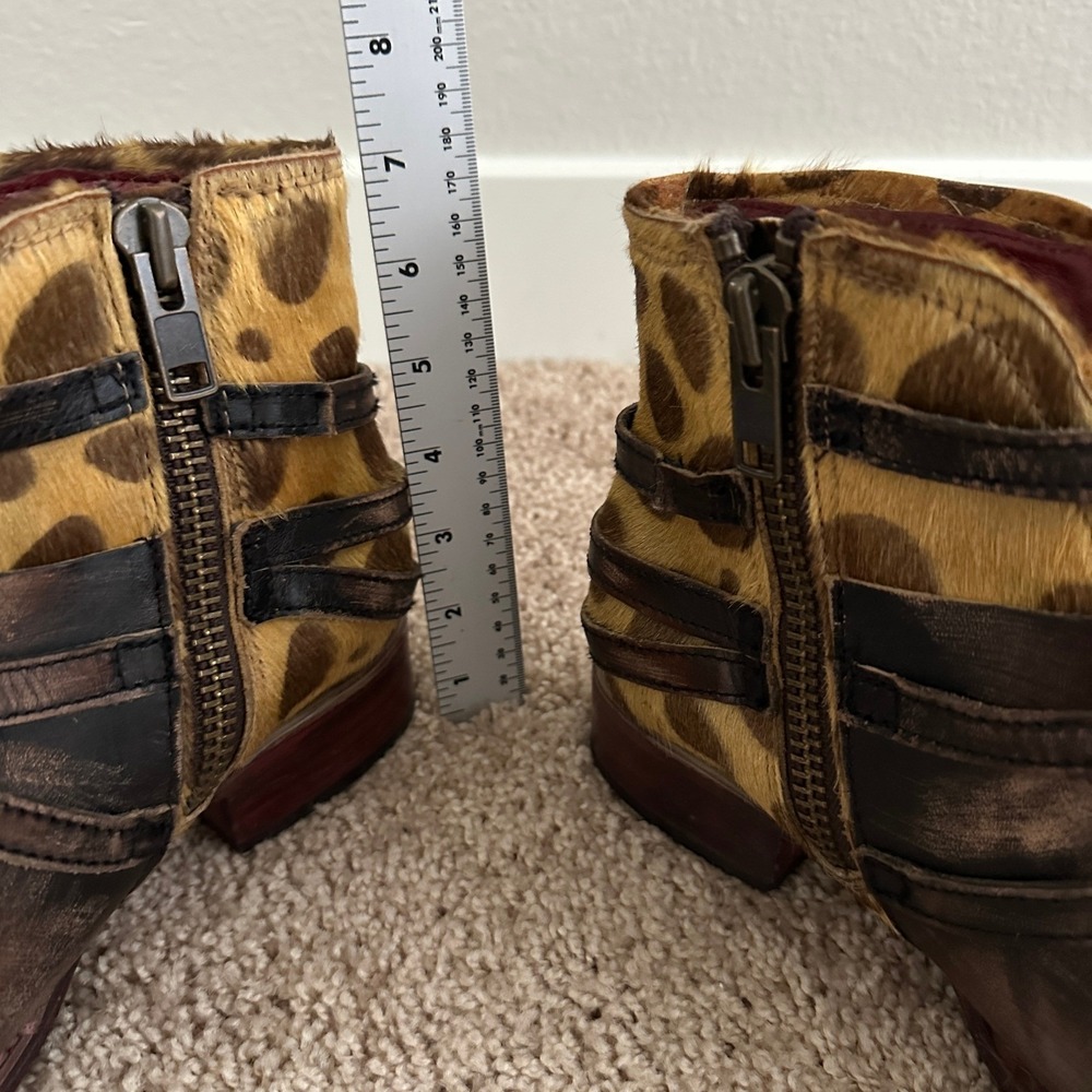Freebird Belfast Ankle Boots Women 10 Brown Cheetah Calf Hair Distressed Leather - Picture 10 of 12